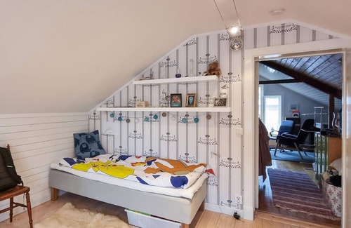 Skaerhamn House | In the picturesque coastal village of Skärhmn, one of the oldest houses in the village welcomes you