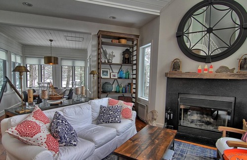 Dorset Cottage | Incl Water Trampoline, Overlooking Lake of Bays! All Day Sun! Hot Tub!