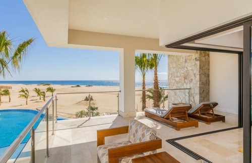 Los Cangrejos II y III Condo | Incredible Oceanfront Penthouse at Ocean Club Residences - Four Bed, Five Bath