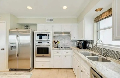 Isla Del Sol House | Incredible sunset views on Galveston Bay