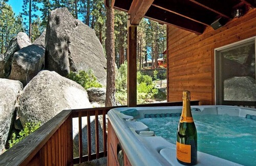 Skyland House | Incredible Tahoe Vacation Experience for 10 guests, 4 Bed, 4 Bath, 3600 sq ft