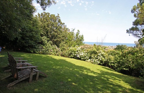 Urville-Nacqueville Apartment | Independent cottage with sea view, private garden and wifi