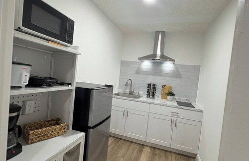 Lake Worth Apartment | Independent Modern Apartment w Private backyard