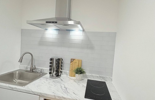 Lake Worth Apartment | Independent Modern Apartment w Private backyard