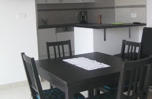 Ensues-la-Redonne Apartment | Independent T1 in villa with pool/spa sea-Restores the Ensues