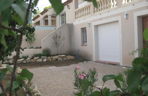 Ensues-la-Redonne Apartment | Independent T1 in villa with pool/spa sea-Restores the Ensues