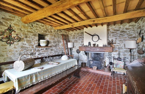 Petrognano Villa | Indipendent villa with private pool and garden