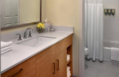 Monmouth Junction Resort | Indulge in Home Like Comfort! Near Van Dyke Wright Park, Pets are Allowed