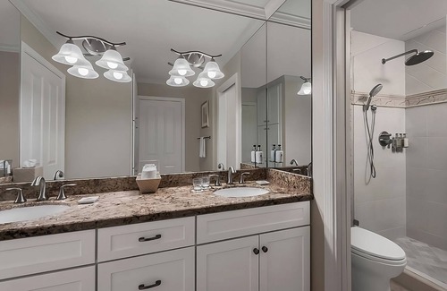 Napa Hotel | Indulge Yourself in Amazing Amenities! 2 Spacious Suites w/Kitchen, Pool!