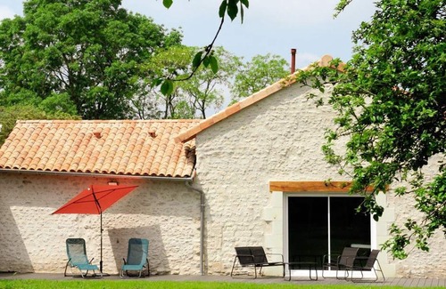 Marigny-Marmande Cottage | Industrial Loft with Spa & Sauna in Touraine – Perfect Getaway in Loire Valley!