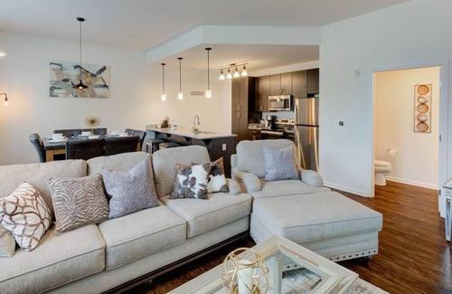 Indianapolis House | Indy Ripple Town Home w/gym+gated GAR+Organic Grocery on site