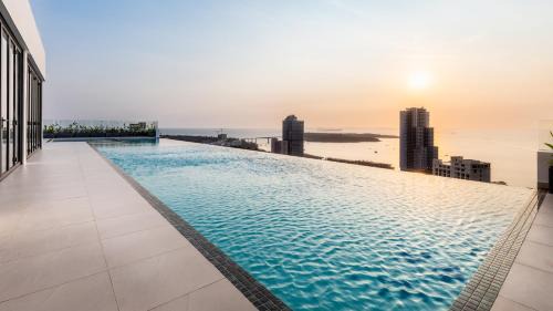 Sihanoukville City Centre Apartment | INFINITE POOL Condominium & Residence - Sihanoukville - 5mn to boat pier