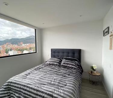Chapinero Apartment | Infinity Rooftop Pool Penthouse with 24h Gym, Near Zona G!