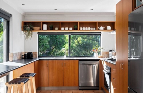 Yallingup House | Inji Homestead - 5-acre holiday home near beaches