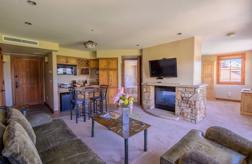 Mountain Village Hotel | Inn at Lost Creek