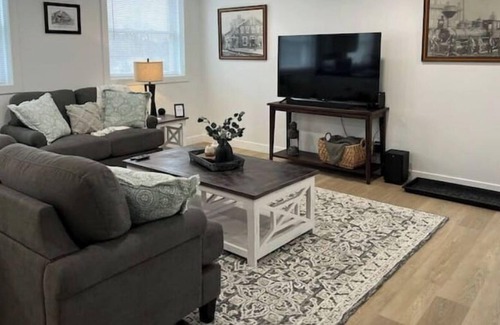 Sulphur Springs Apartment | Inn at Seltzer Station is an updated apartment with Crestline history tied in!