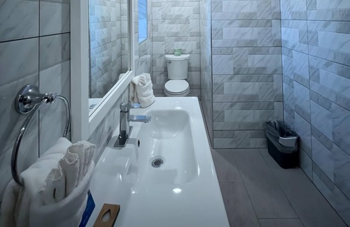 Munras Avenue Hotel | Inn By the Bay Monterey