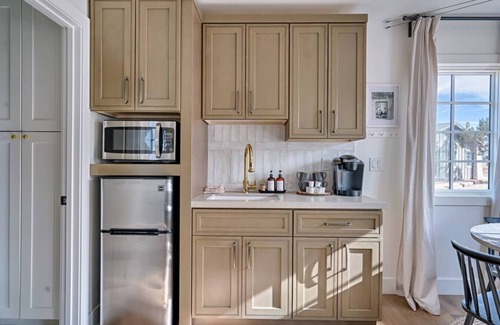 Williams Cabin | Inn History Grand Canyon Cabin 5