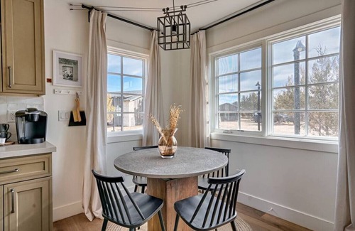 Williams Cabin | Inn History Grand Canyon Cabin 5