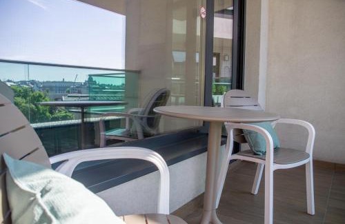Grzegorzki Apartment | InPoint 2-rooms Apartment with bath, balcony, parking and City View - Wawel Castle