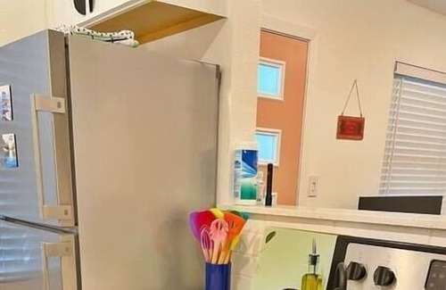 Clarksville Condo | Instagrammable Condo Walkable to All in Austin!