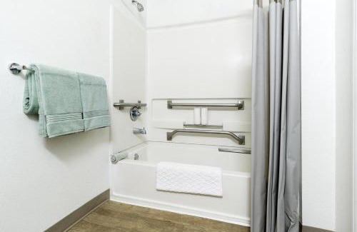Greenwood Hotel | InTown Suites Extended Stay Indianapolis IN - Greenwood
