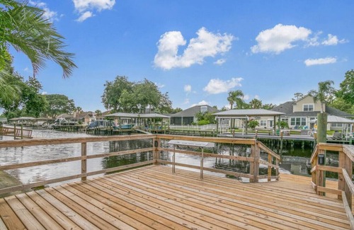 Isle of Palms House | Intracoastal Pool Retreat near Beaches+Mayo Clinic