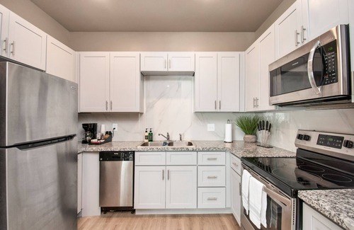 Bammel Apartment | Inviting 2/2.5 Apt, Full Kitch, W/D, FreeParking!