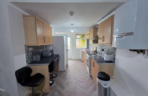 Worksop House | Inviting 3-Bed Home in Worksop with Street Parking