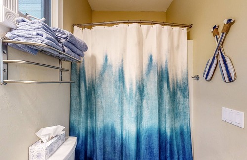 Bell House | Inviting dog-friendly home with boat ramp, W/D