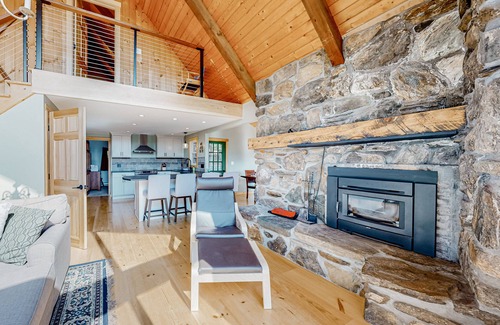 Waitsfield House | Inviting home with hot tub, mountain view, skiing & firepit