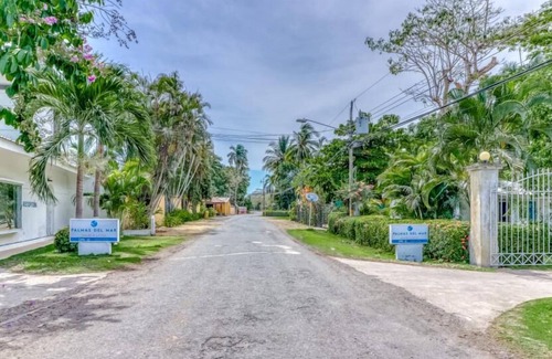 Puntarenas Apartment | Inviting oceanfront villa w/ shared pool, gardens & beach access!