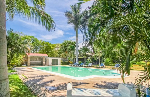 Puntarenas Apartment | Inviting oceanfront villa w/ shared pool, gardens & beach access!