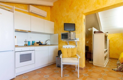 La Azohia Apartment | Inviting vacation apartment in authentic environment by the sea.