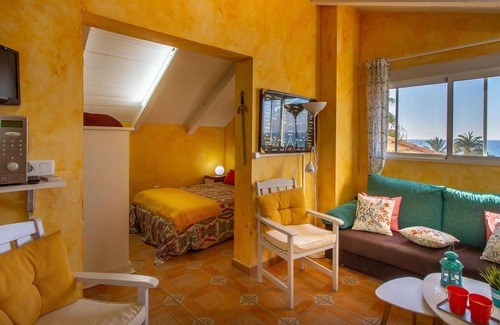 La Azohia Apartment | Inviting vacation apartment in authentic environment by the sea.