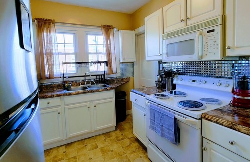 Horse Cave House | Inxon Mammoth Cave Bungalow Sleeps 16