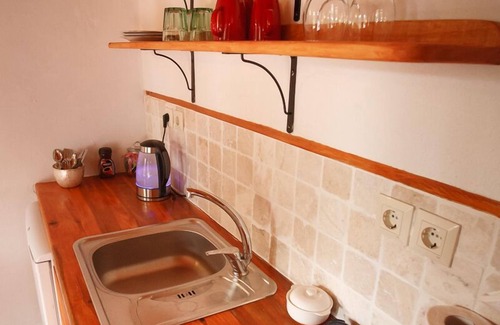 Germencik House | Ionia Guest House: Spacious hotel room & shared pool in the Aegean countryside