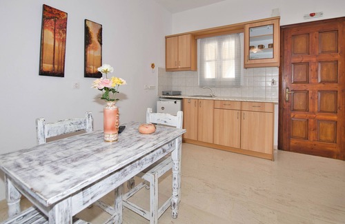 Kamari Apartment | Ira Apartments