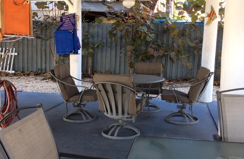 Independence Square House | IRB Island Cottages Lower Cottage 300 Gulf blvd. Indian Rocks Beach, FL