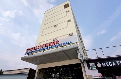 Shamshabad Apartment | iROOMZ Hotel Sweekar Suites