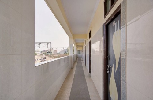 Shamshabad Apartment | iROOMZ Hotel Sweekar Suites