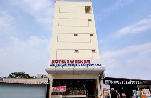 Shamshabad Apartment | iROOMZ Hotel Sweekar Suites