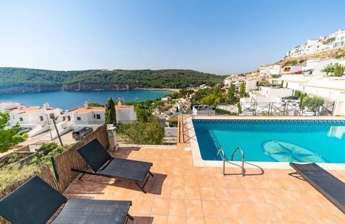 L'Escala Villa | Isabelle: Villa with private pool and sea view in Cala Montgó