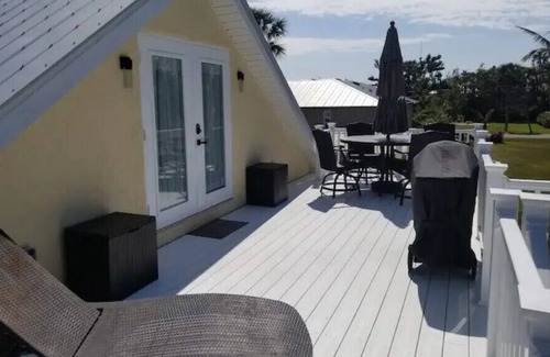 Pine Island Center House | Island Carriage House