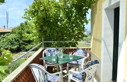 Sveti Jakov Apartment | Island Cres, Stivan, lovingly restaur. Village house above the Adriatic bay Meraščica