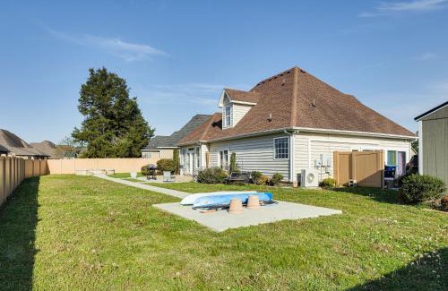 Murfreesboro House | Island Vibes Home with Fire Pit in Murfreesboro!