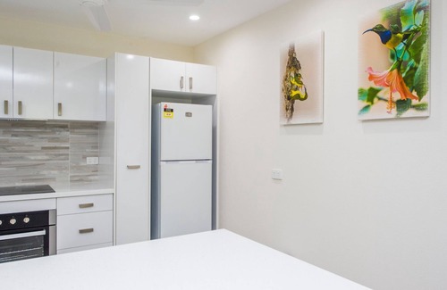 Arcadia Apartment | Island View Unit 2 - Renovated, modern and across the road from Geoffrey Bay Beach