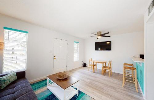 Gulf Shores Apartment | Island Villa 11