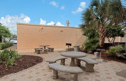 Fort Walton Beach House | Islander Beach Resort 2002