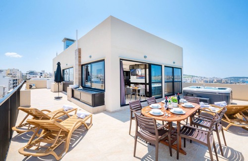 Bugibba Apartment | Islet Seafront Penthouse with Hot tub